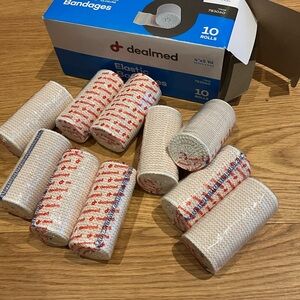 10 rolls elastic bandages with self-closure